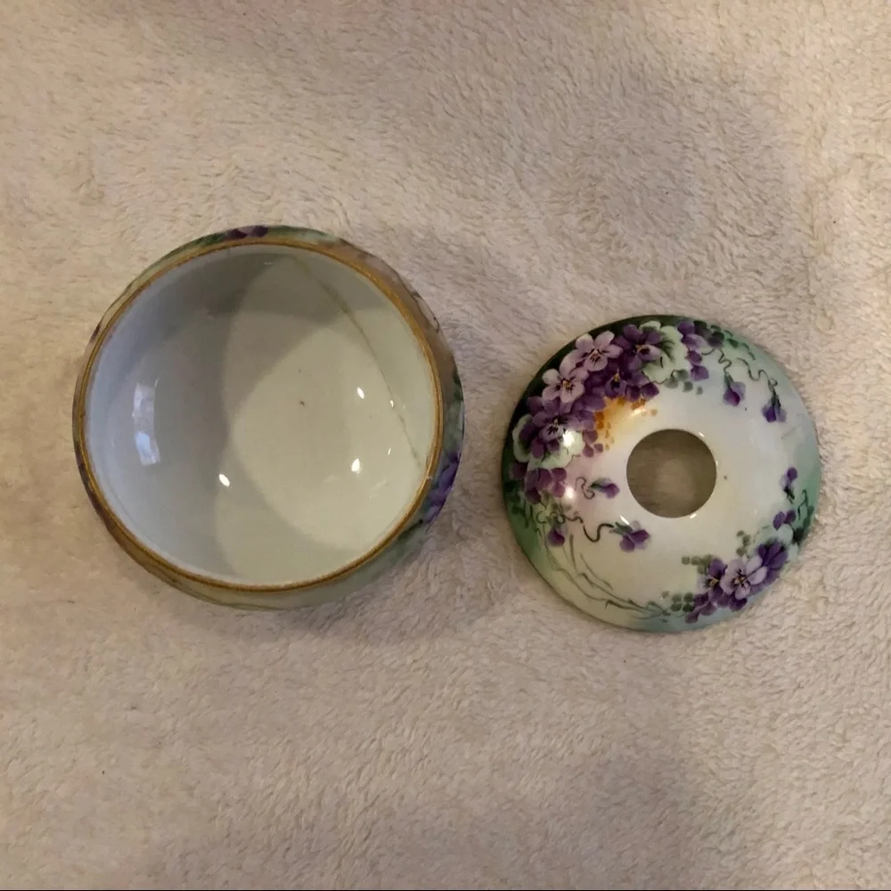 Porcelain Floral Pattern Hair Receiver GUC